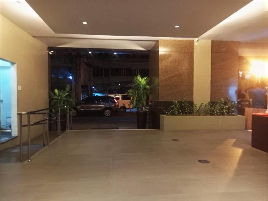 מנילה Kl Tower Makati Apartments By Ph Staycation מראה חיצוני תמונה