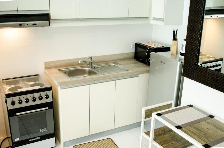 מנילה Kl Tower Makati Apartments By Ph Staycation מראה חיצוני תמונה
