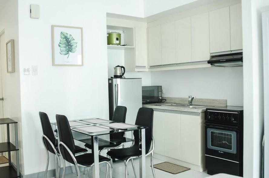 מנילה Kl Tower Makati Apartments By Ph Staycation מראה חיצוני תמונה