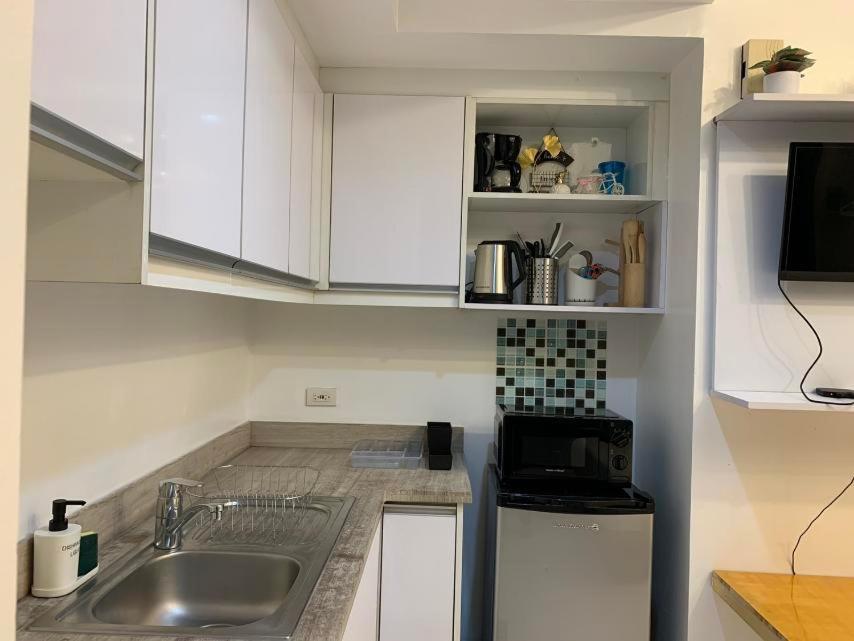 מנילה Kl Tower Makati Apartments By Ph Staycation מראה חיצוני תמונה