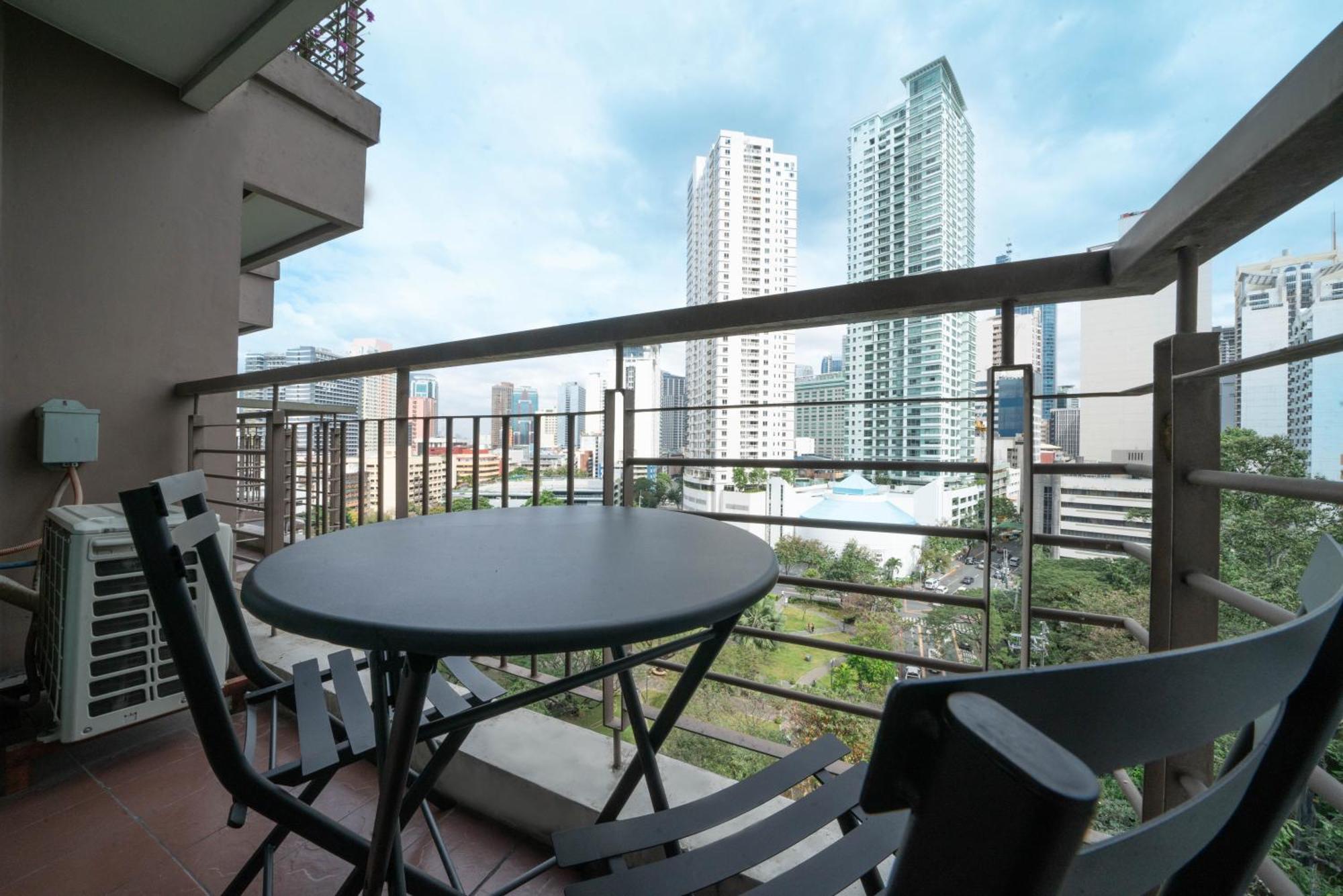 מנילה Kl Tower Makati Apartments By Ph Staycation מראה חיצוני תמונה