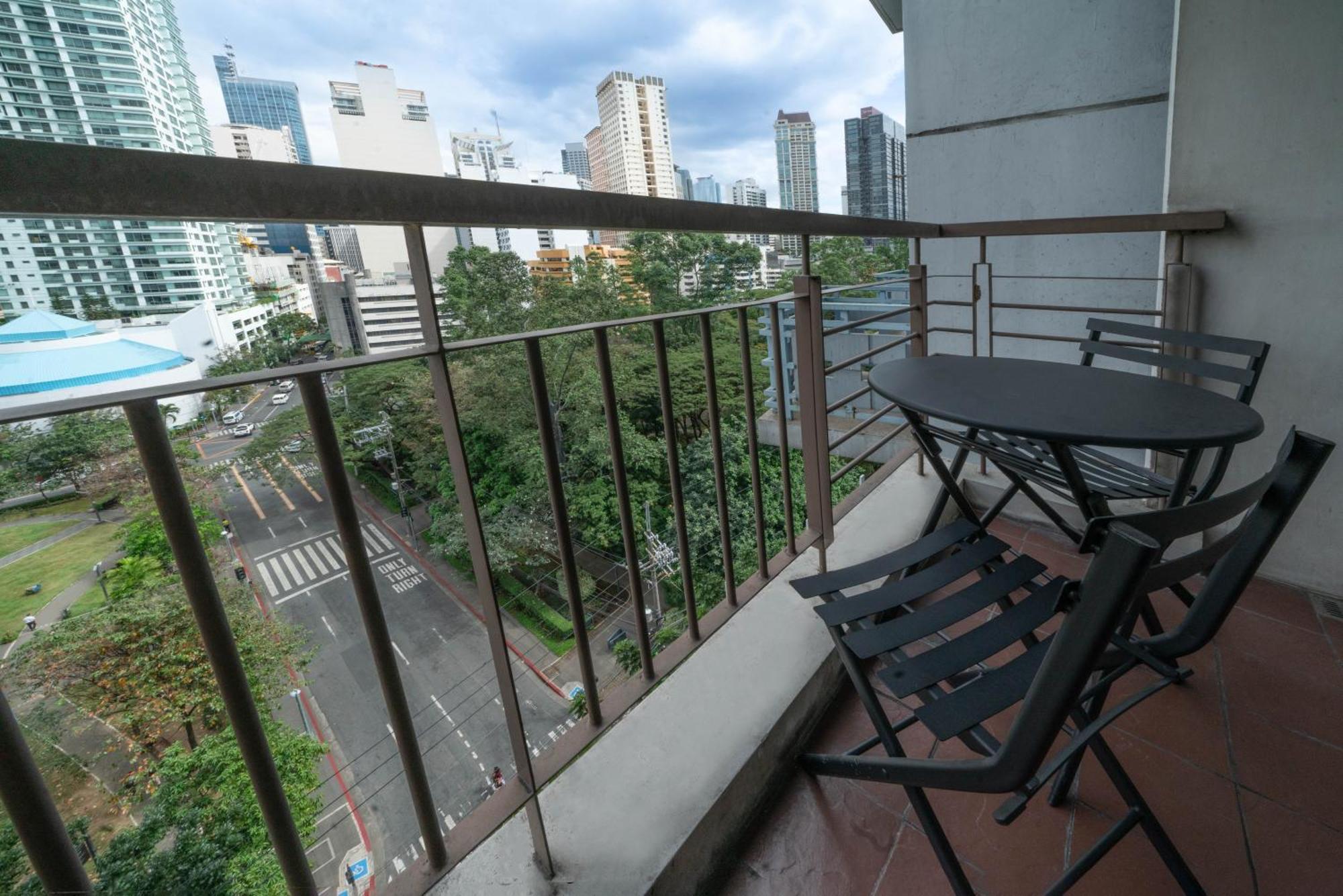 מנילה Kl Tower Makati Apartments By Ph Staycation מראה חיצוני תמונה