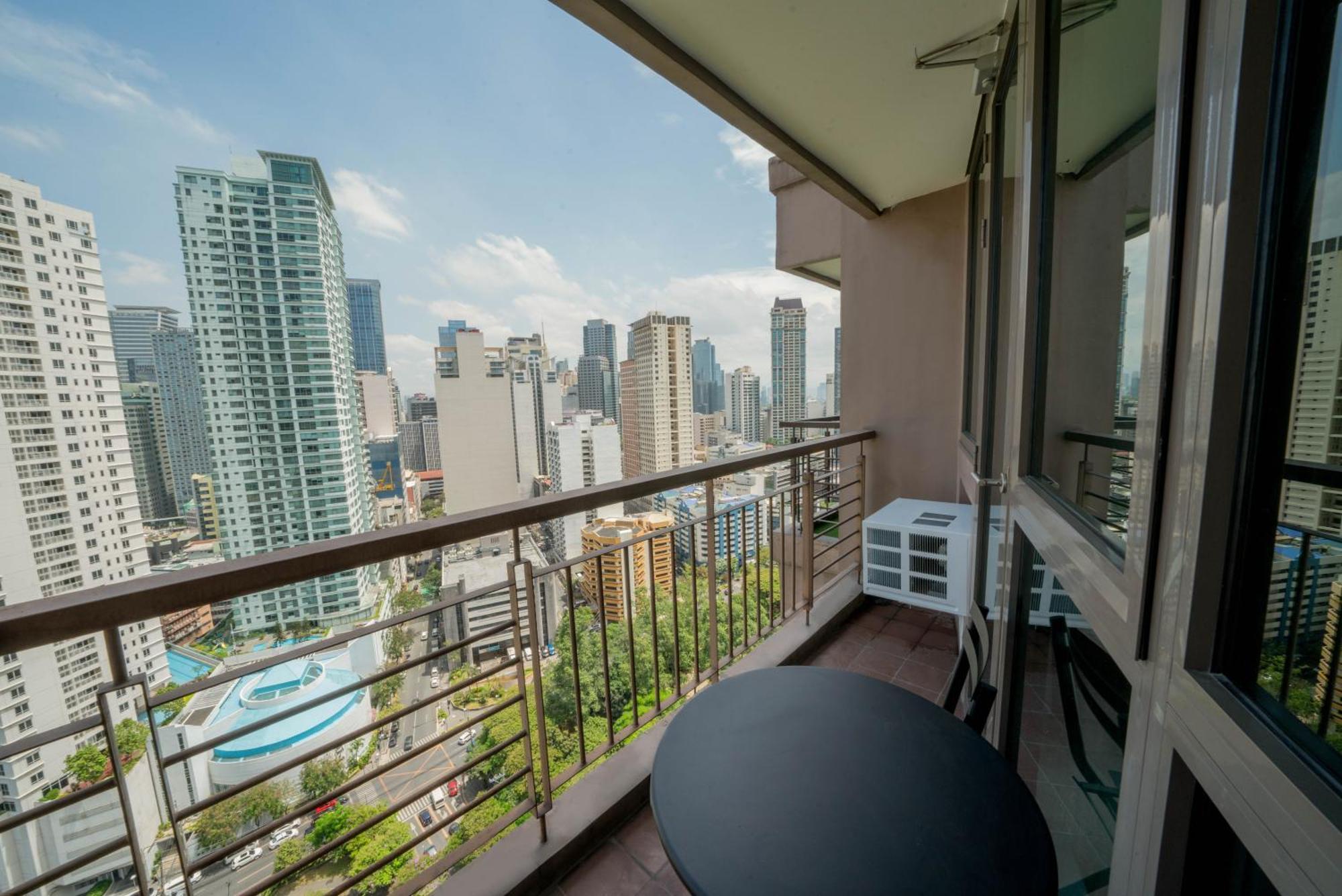 מנילה Kl Tower Makati Apartments By Ph Staycation מראה חיצוני תמונה